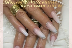 dehyprimeracrylnudeacrylmilkywhitestrassflizzy